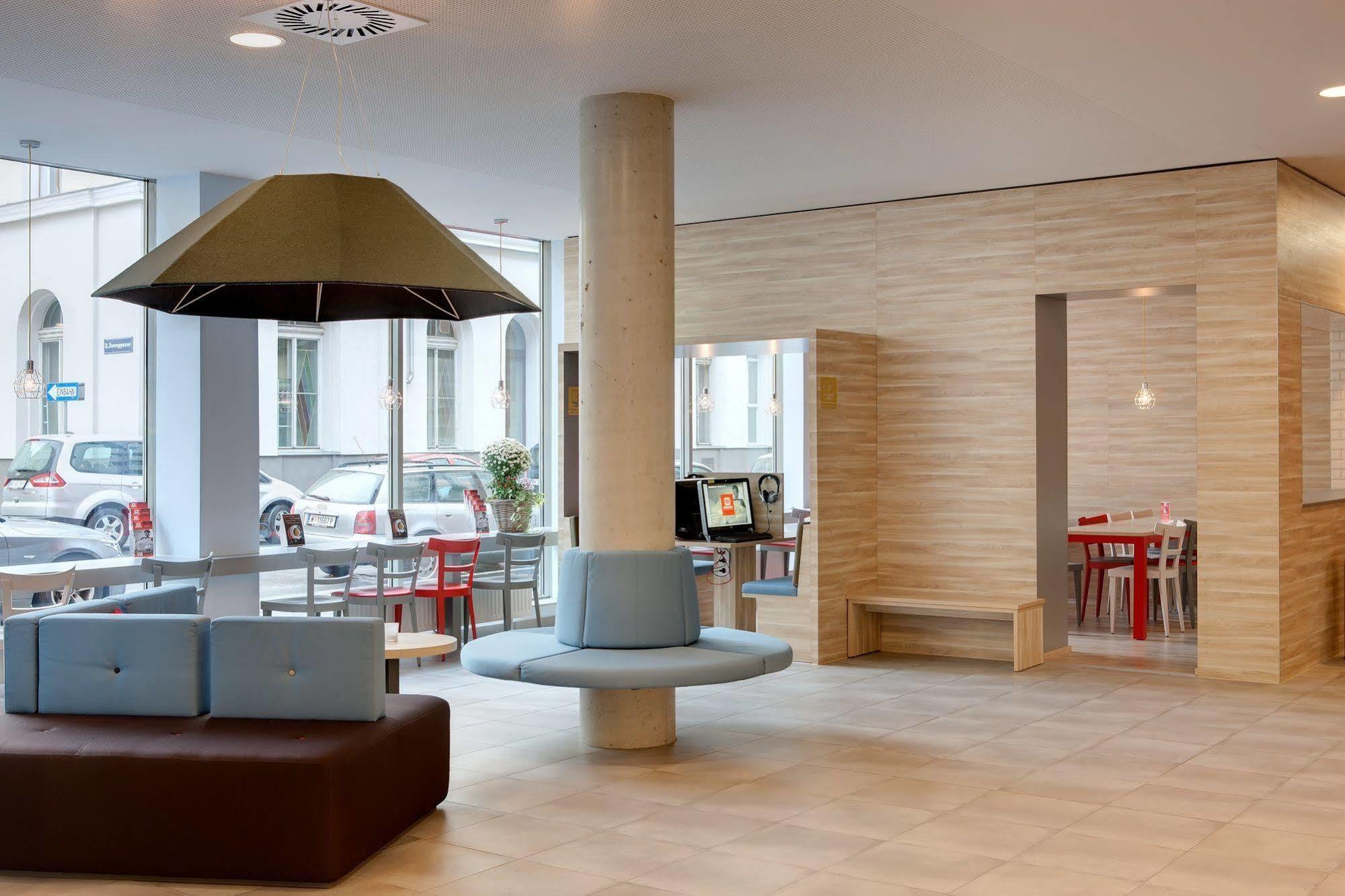 Hotel Meininger Downtown Franz Wenen
